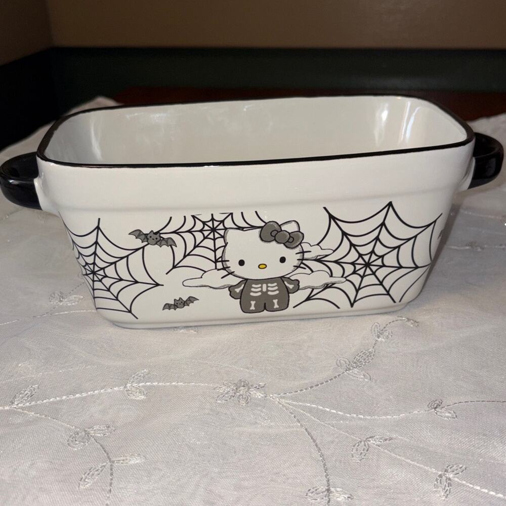 Hello Kitty Halloween Zrike Brands Baking Bread Dish Skeleton Spiderweb 10” x 4”